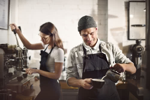 Barista uses equipment, upgraded as one of the business new year's resolutions